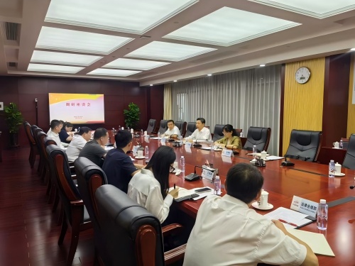 省人大常委会副主任王艺华到
苹果客户端
轮值会长单位中铁十四局调研基层立法联系点工作